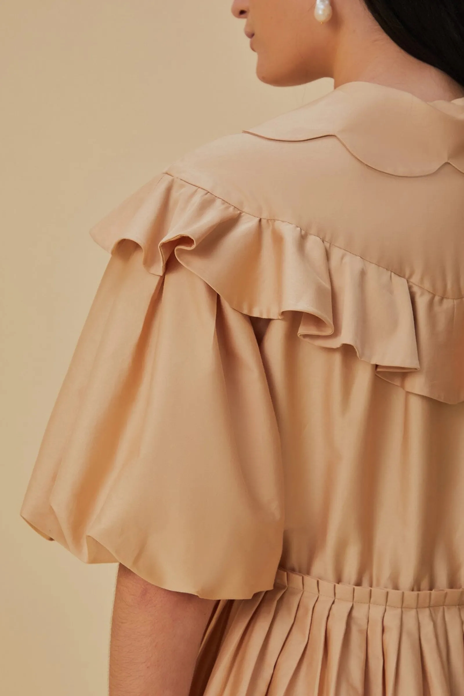 BEIGE SHORT SLEEVE MINI DRESS