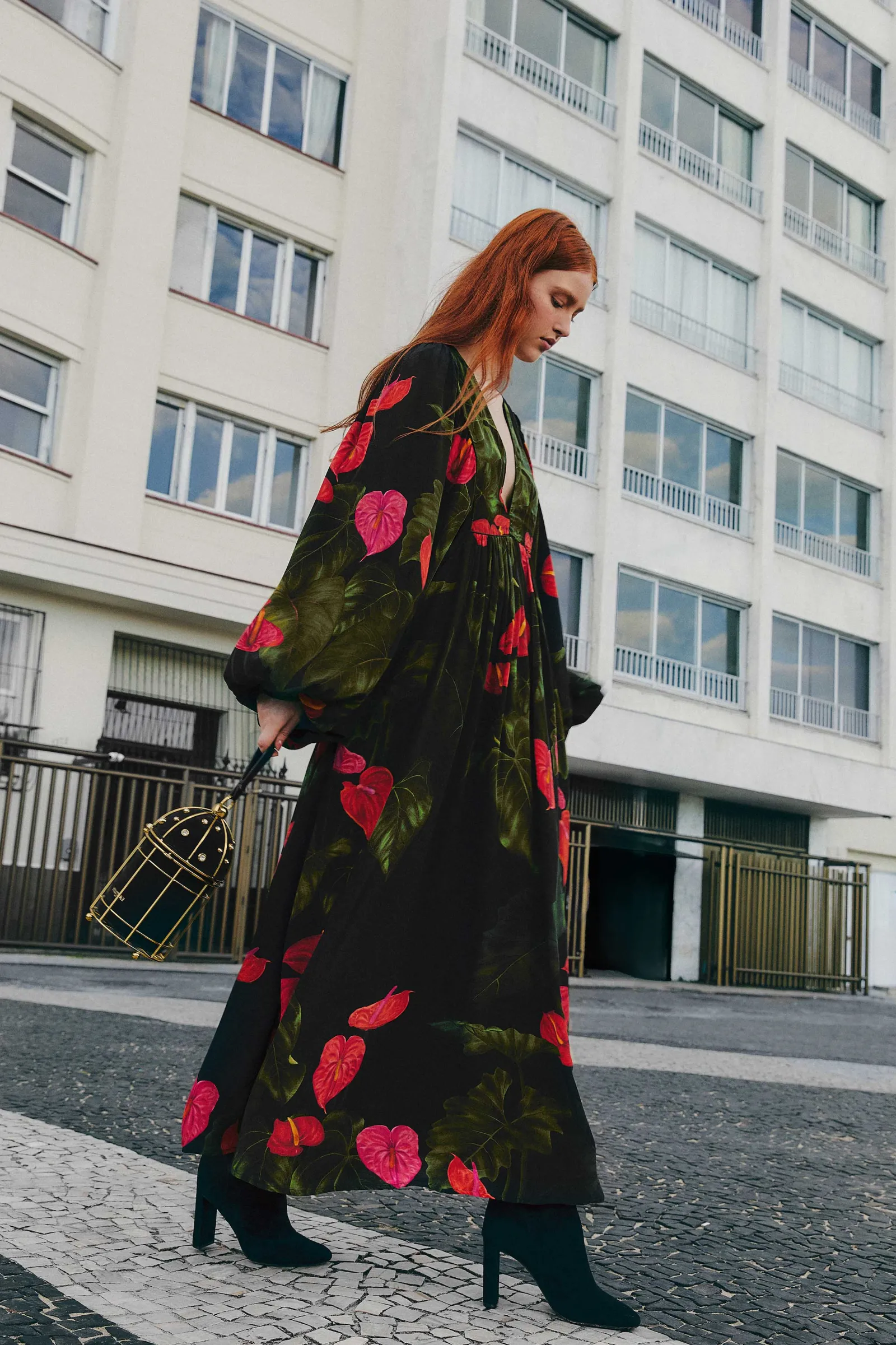 BLACK ANTHURIUM V NECK MAXI DRESS