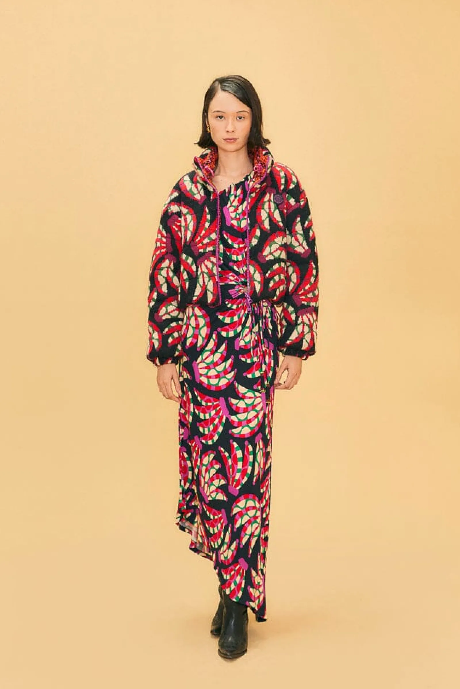 BLACK BANANA DOTS ONE SHOULDER MIDI DRESS