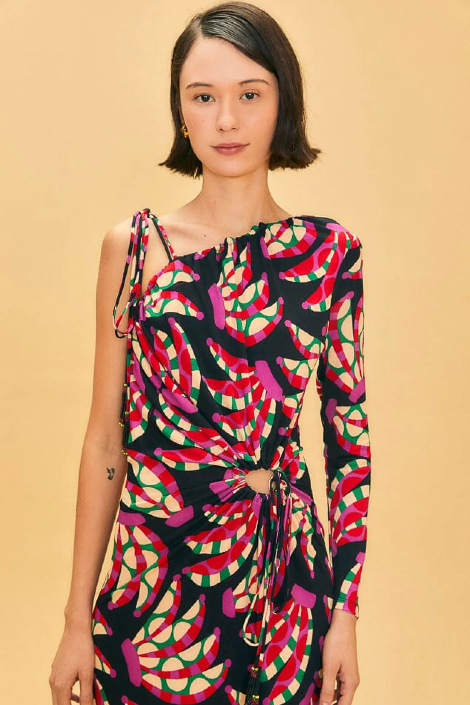 BLACK BANANA DOTS ONE SHOULDER MIDI DRESS