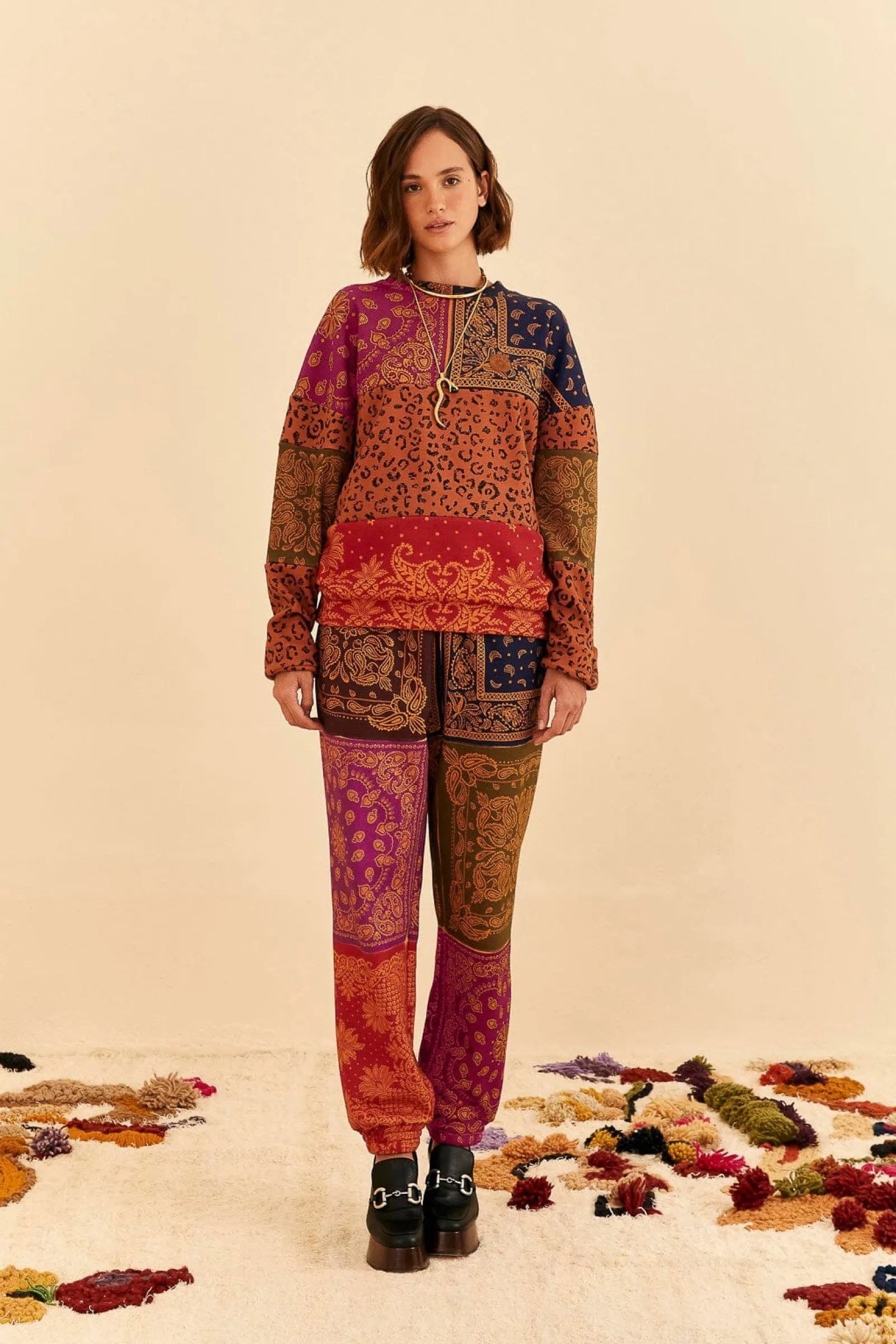  BLACK BANDANA DREAM SCARF SWEATPANTS