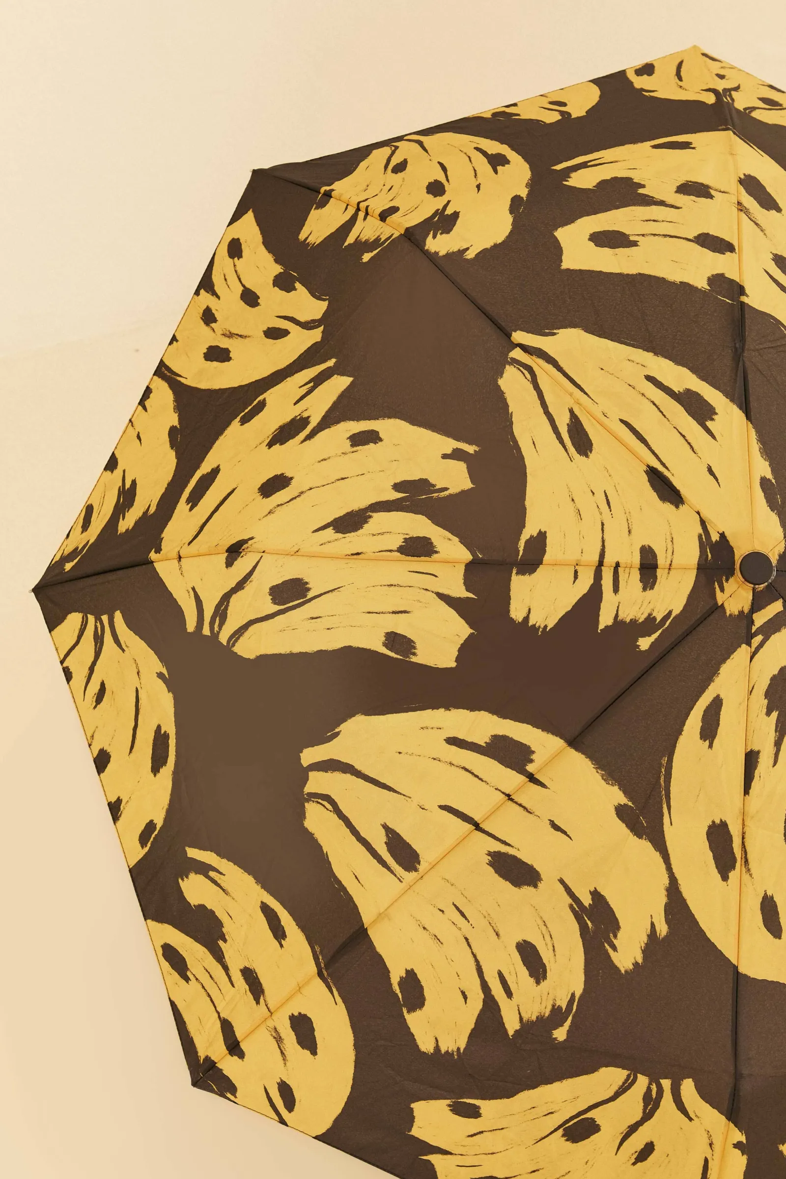 BLACK BOSSA BANANA UMBRELLA