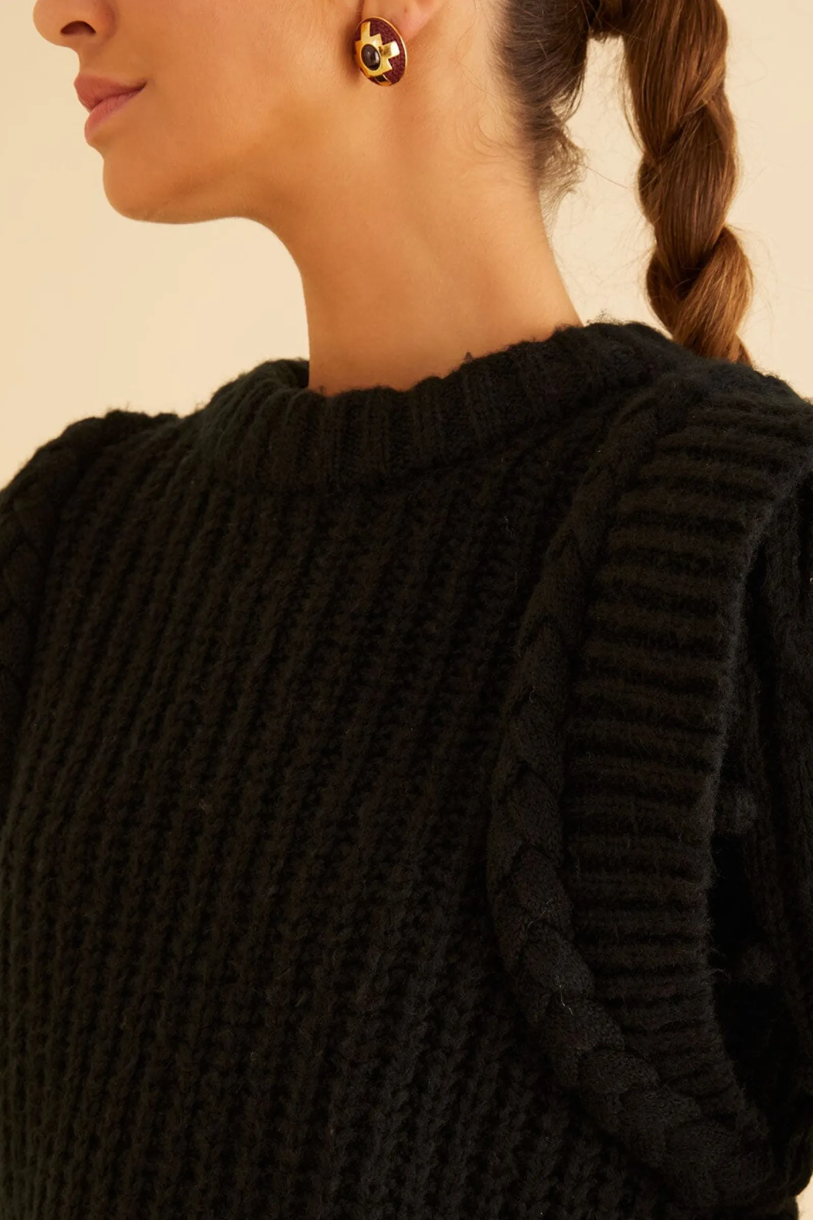 BLACK BRAIDED SWEATER