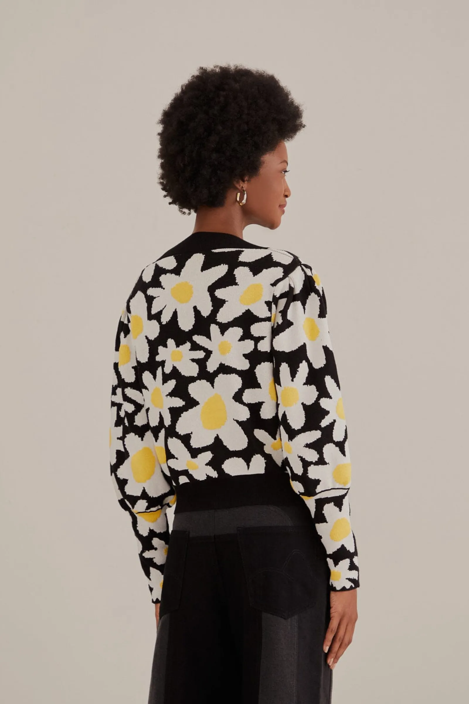 BLACK FLOWERS KNIT CARDIGAN