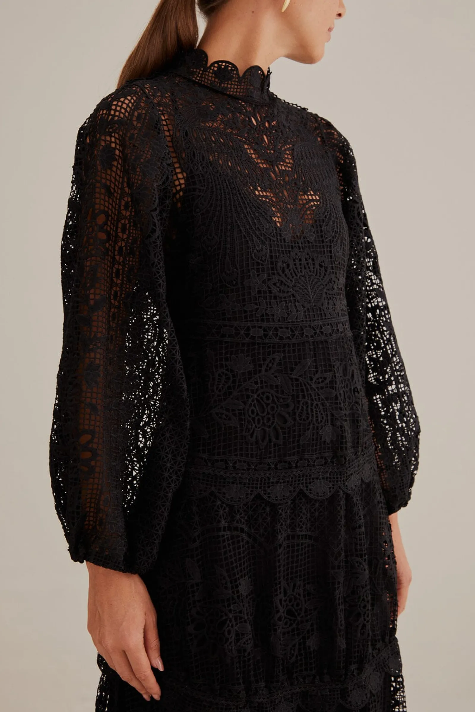 BLACK GUIPURE LONG SLEEVE MAXI DRESS