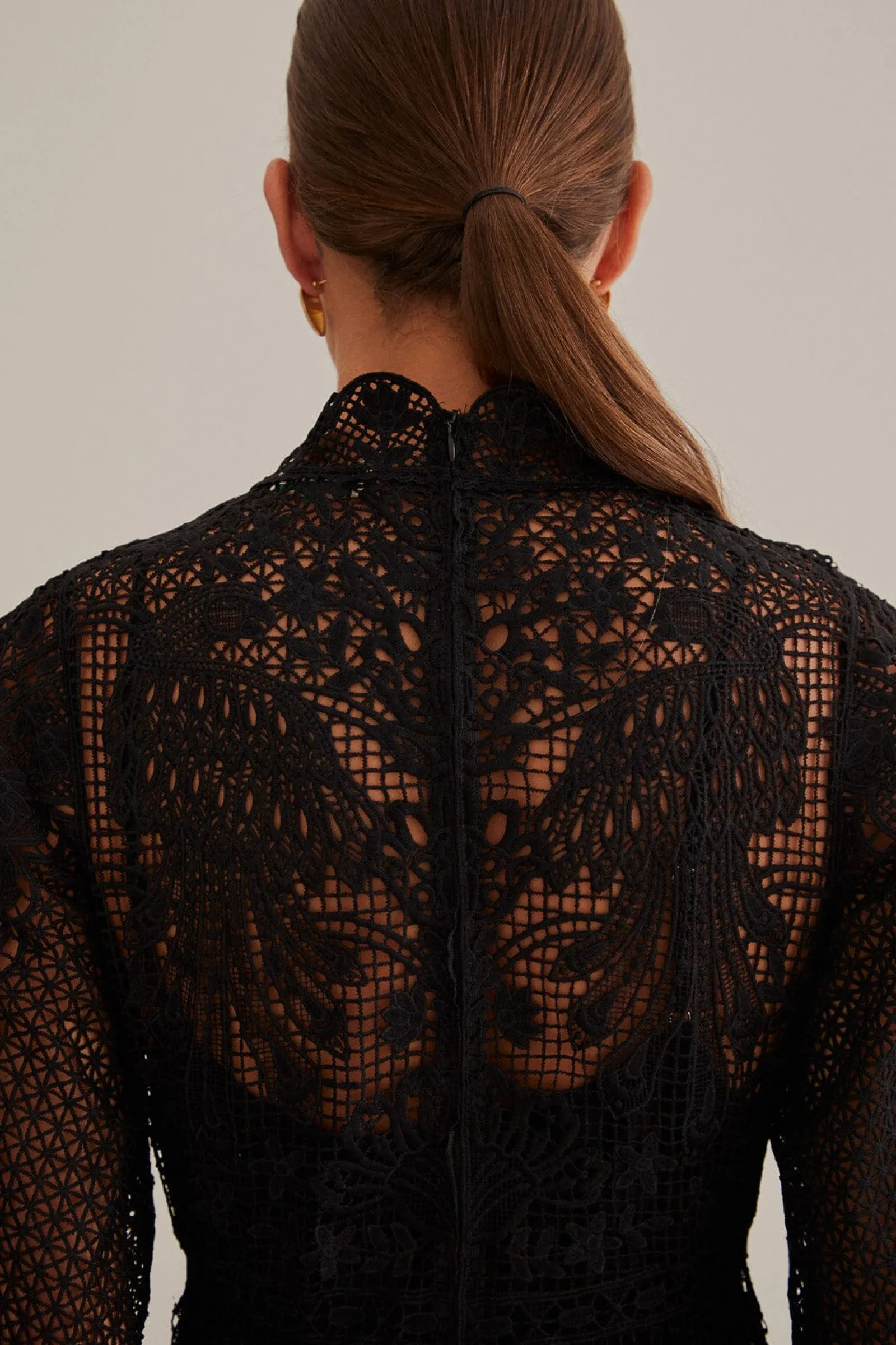 BLACK GUIPURE LONG SLEEVE MAXI DRESS