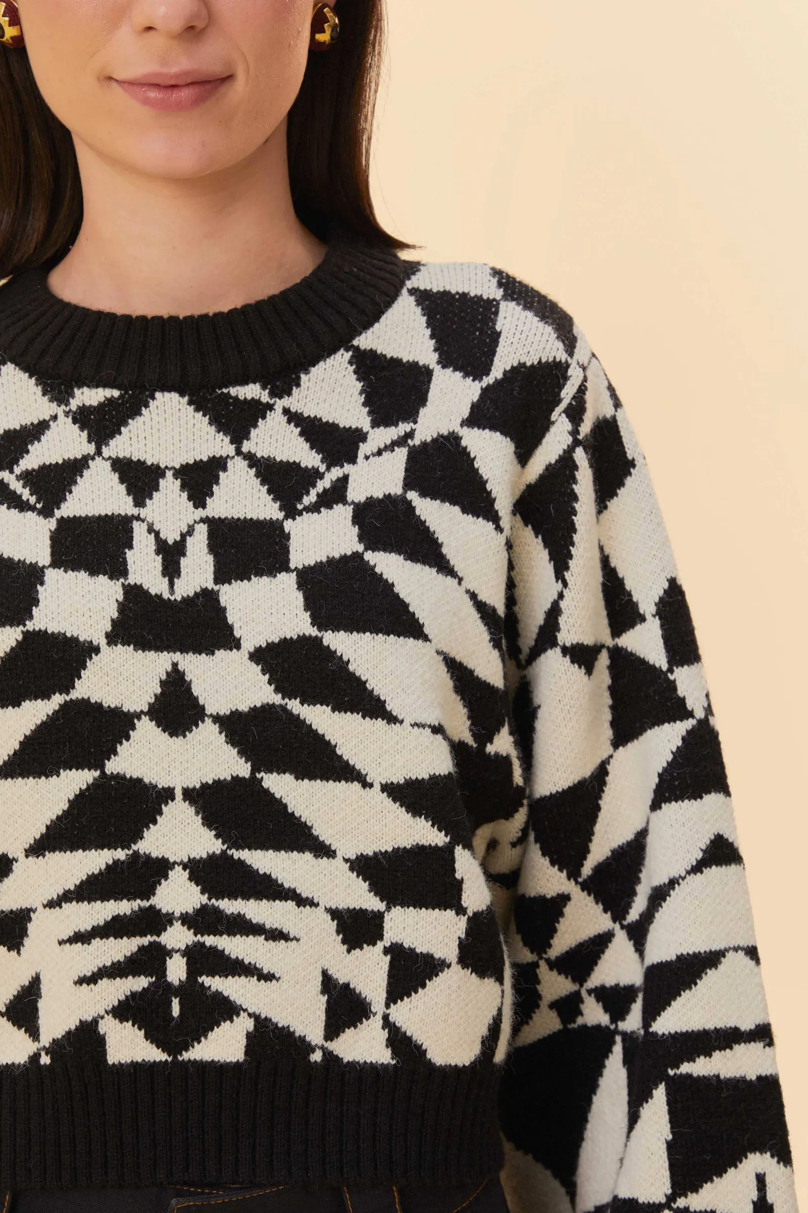 BLACK HEART DECO KNIT SWEATER