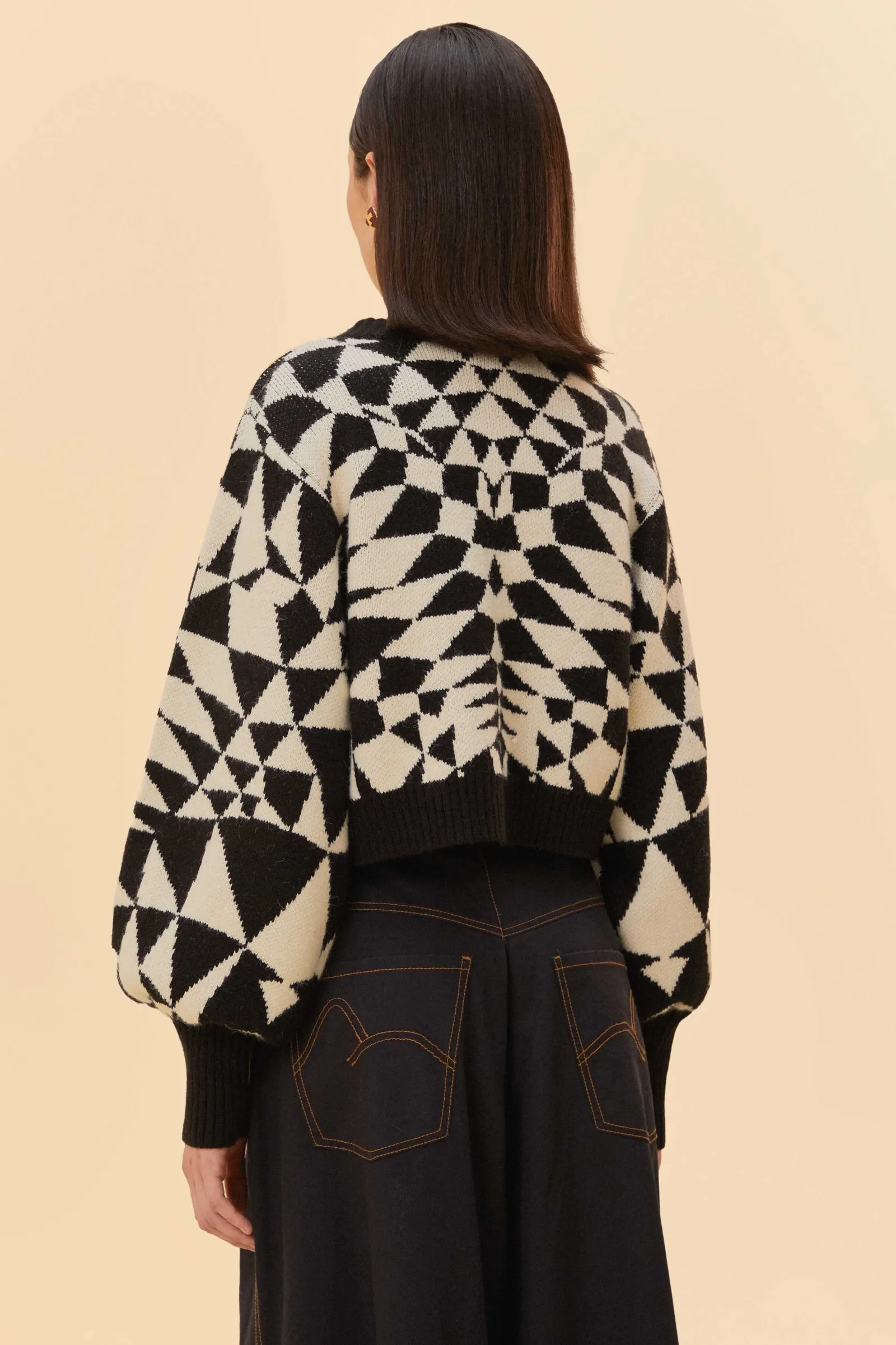 BLACK HEART DECO KNIT SWEATER