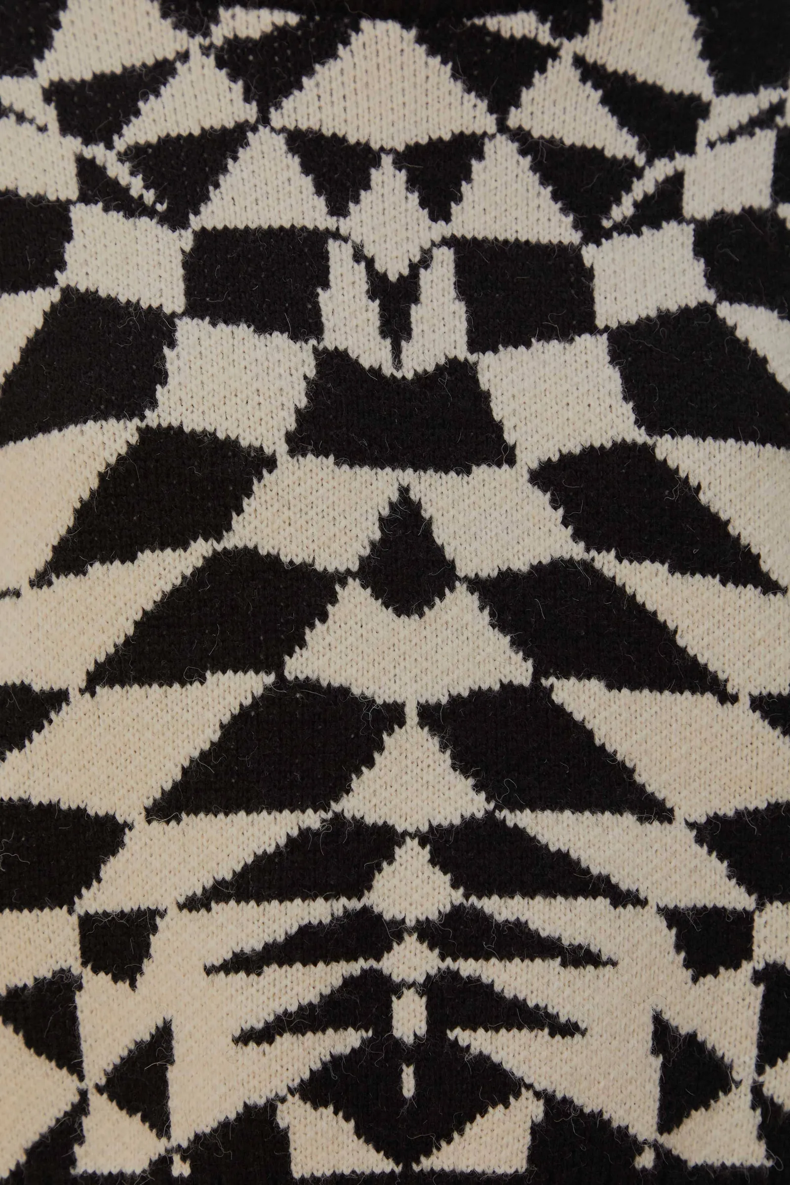 BLACK HEART DECO KNIT SWEATER