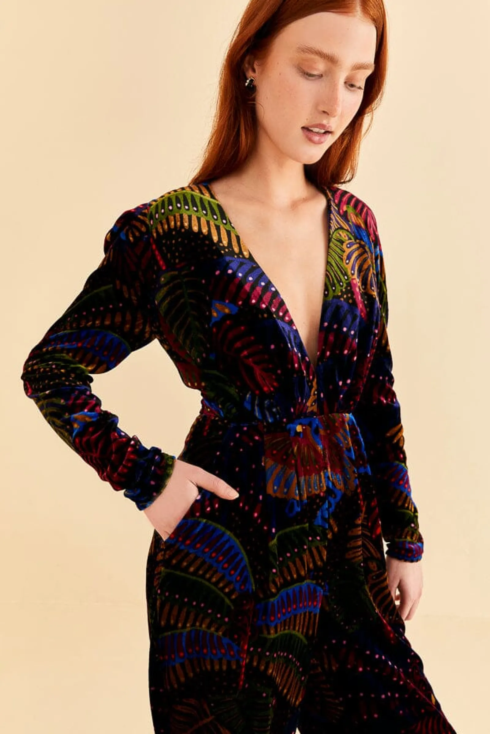 BLACK MIDNIGHT ISLAND V NECK VELVET JUMPSUIT