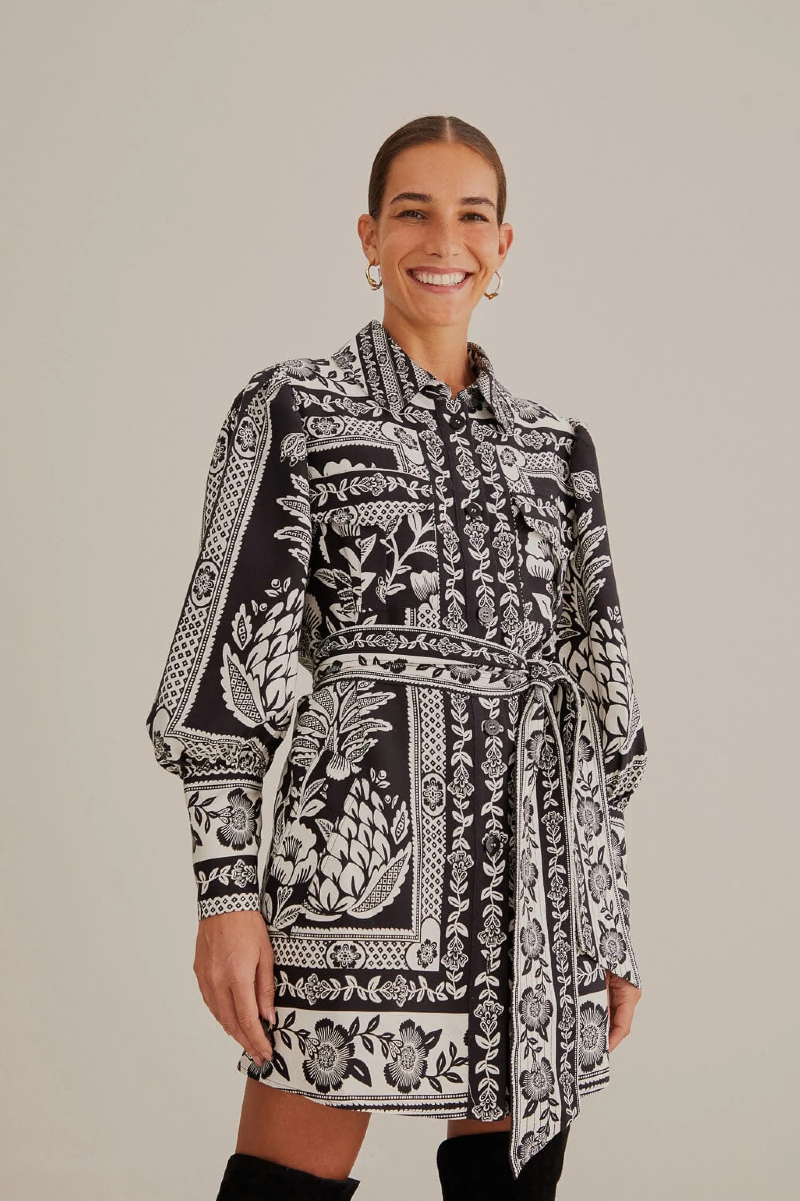  BLACK PINEAPPLE GARDEN LONG SLEEVE SHIRTDRESS