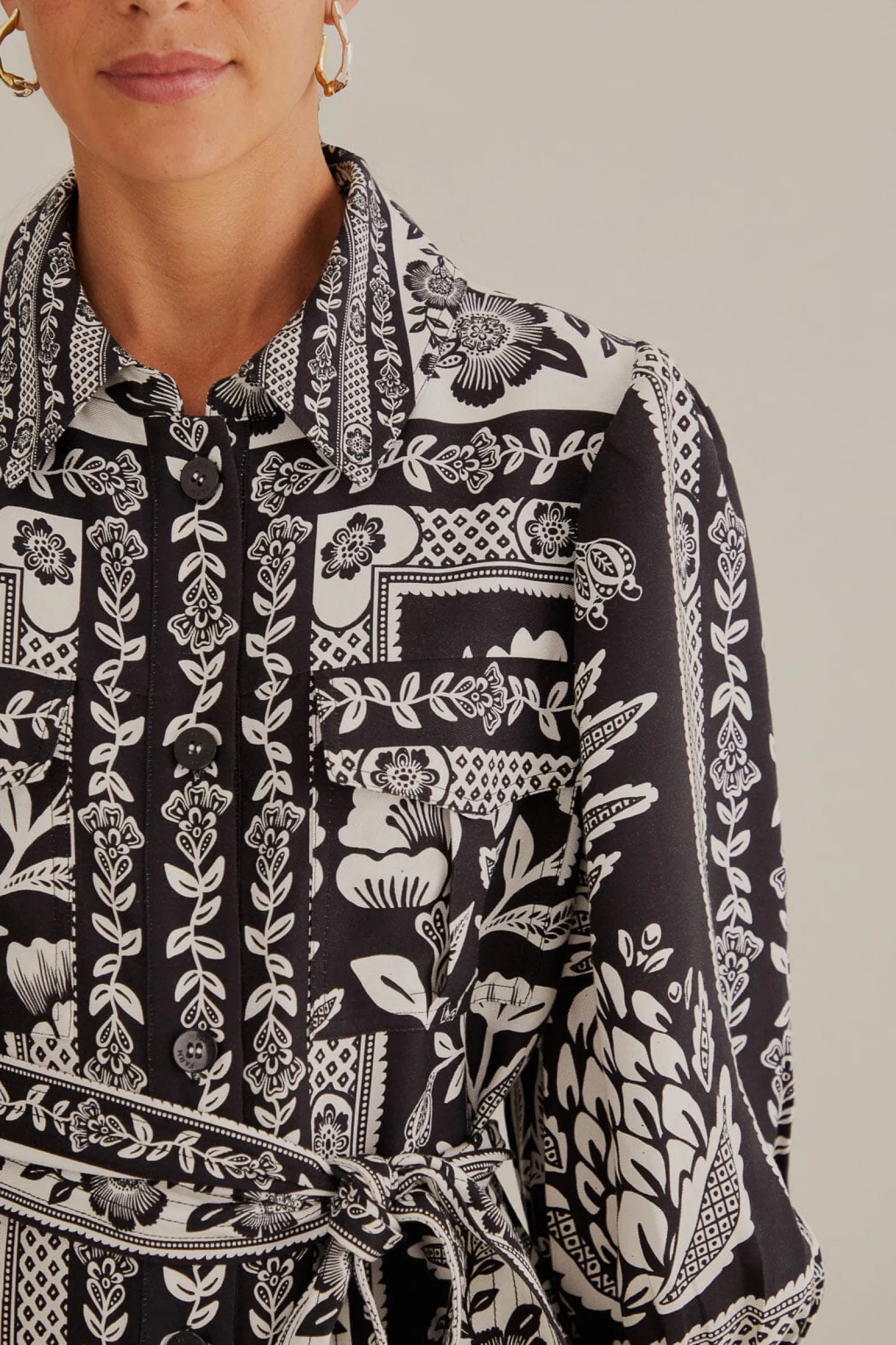 BLACK PINEAPPLE GARDEN LONG SLEEVE SHIRTDRESS