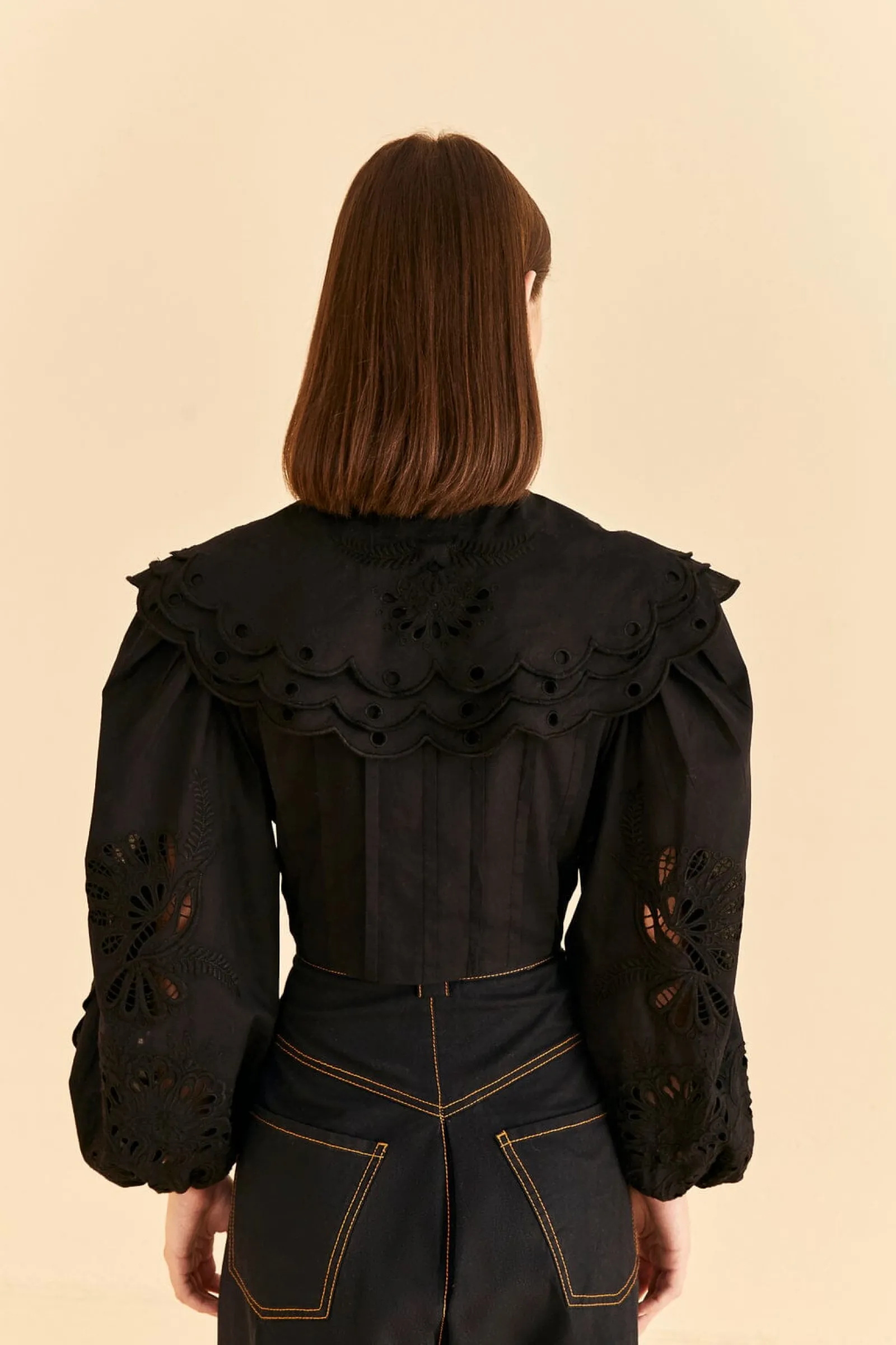 BLACK RICHELIEU BIG COLLAR BLOUSE