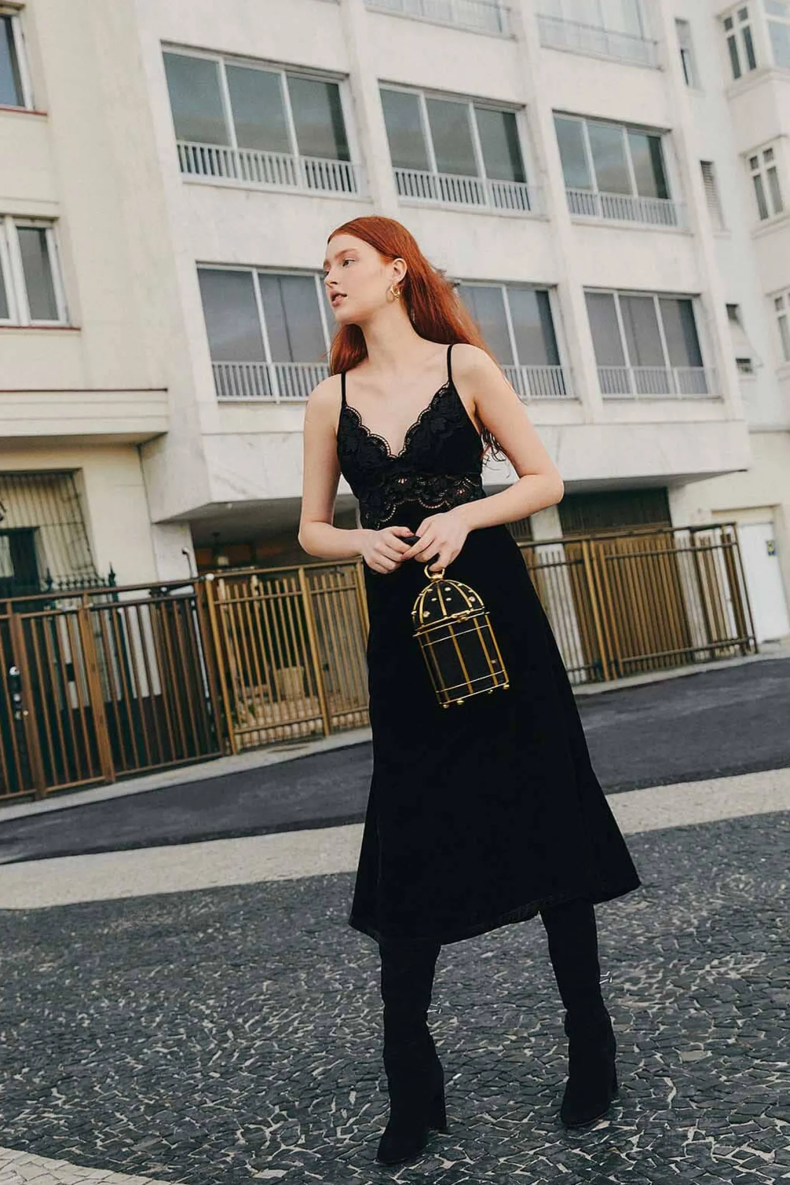 BLACK RICHELIEU VELVET SLIP DRESS