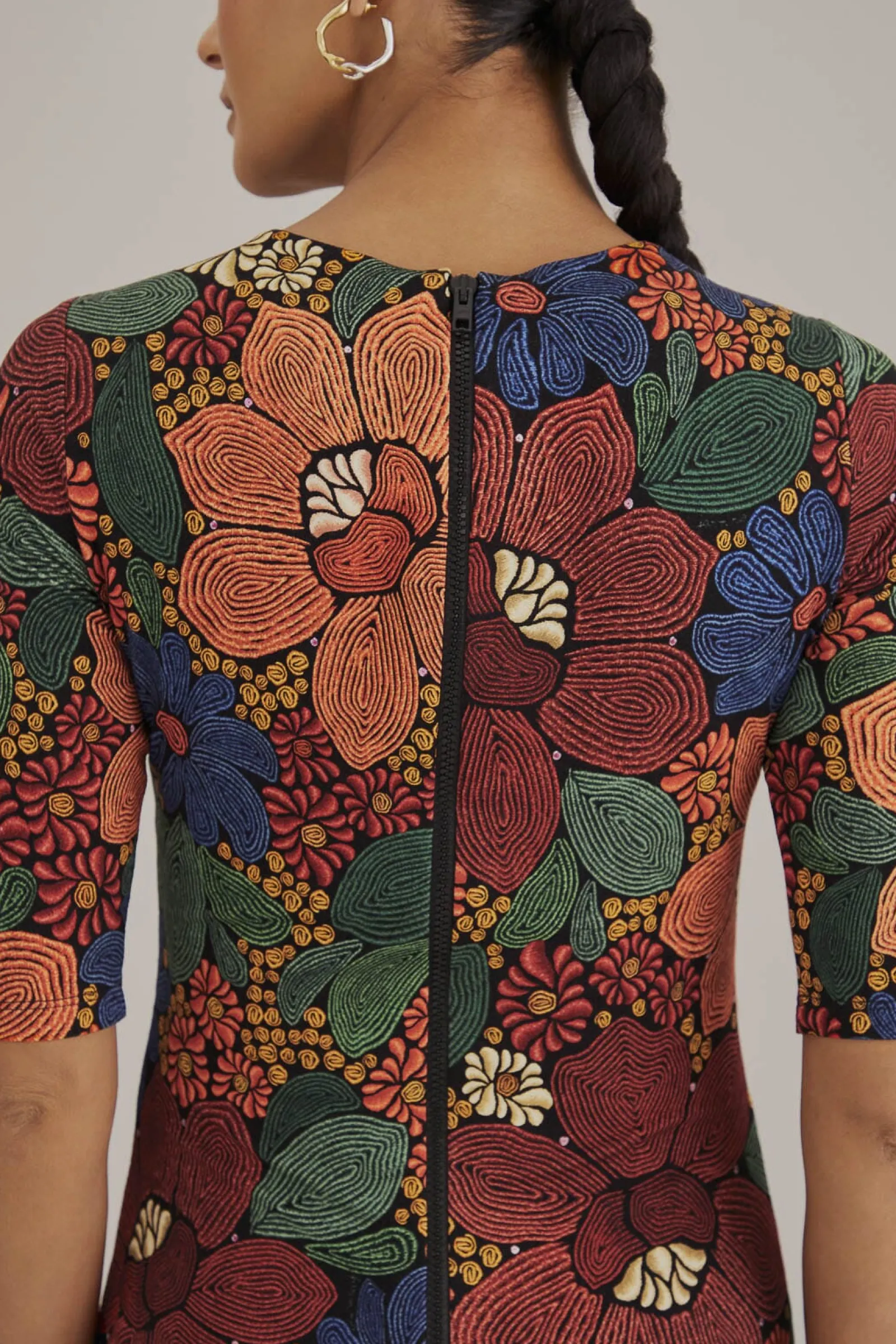 BLACK STITCHED FLOWERS LENZING™ ECOVERO™ VISCOSE MIDI DRESS