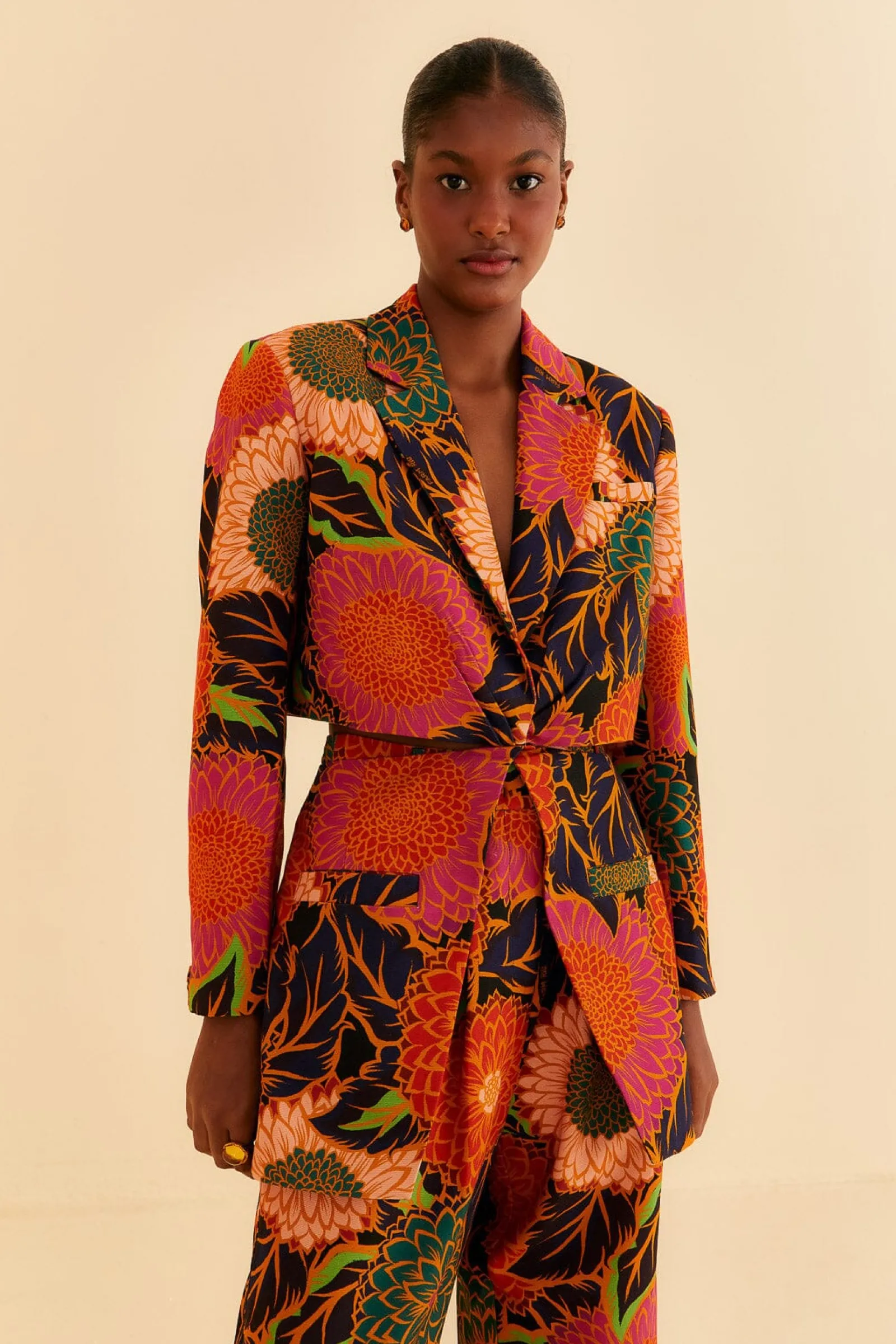  BLACK VINTAGE GARDEN CUT OUT BLAZER