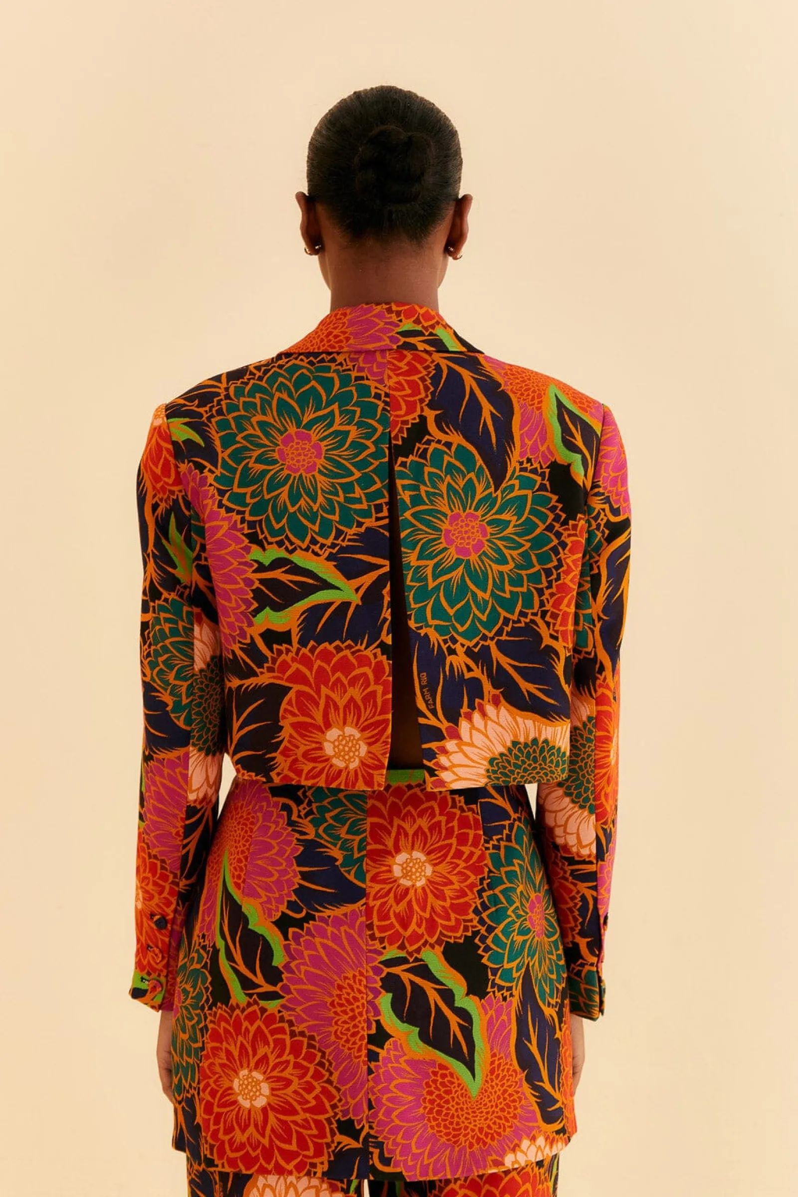 BLACK VINTAGE GARDEN CUT OUT BLAZER