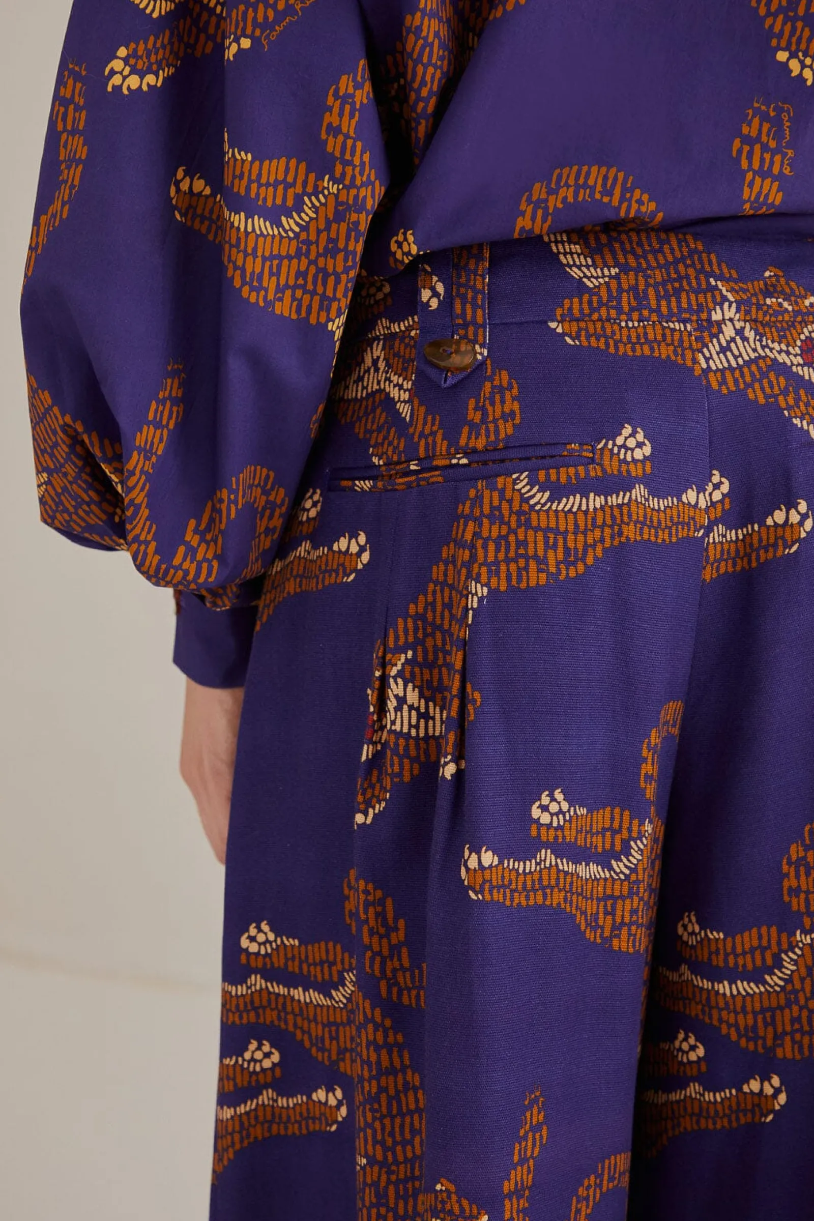 NAVY BLUE LEOPARDS TAILORED PANTS