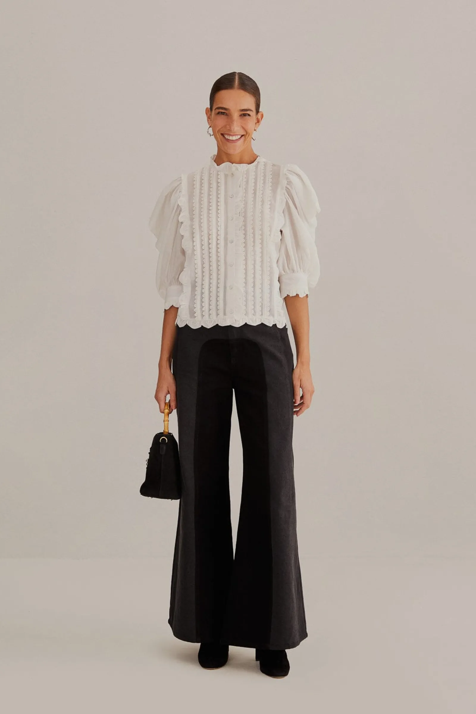 OFF-WHITE SHORT SLEEVE PLEATED BLOUSE