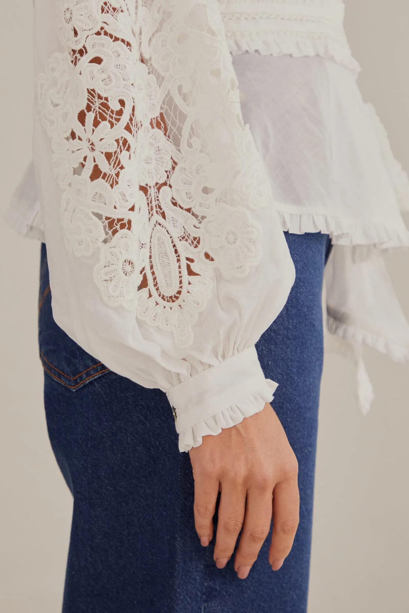 OFF-WHITE V NECK BLOUSE