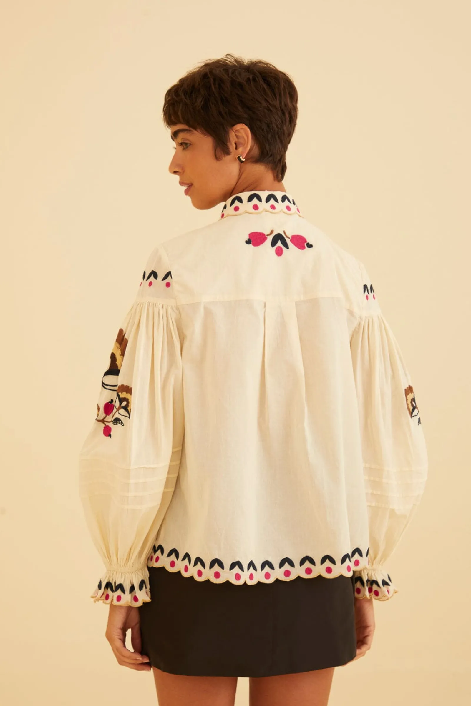 SAND PALMS PARADISE EMBROIDERED BLOUSE