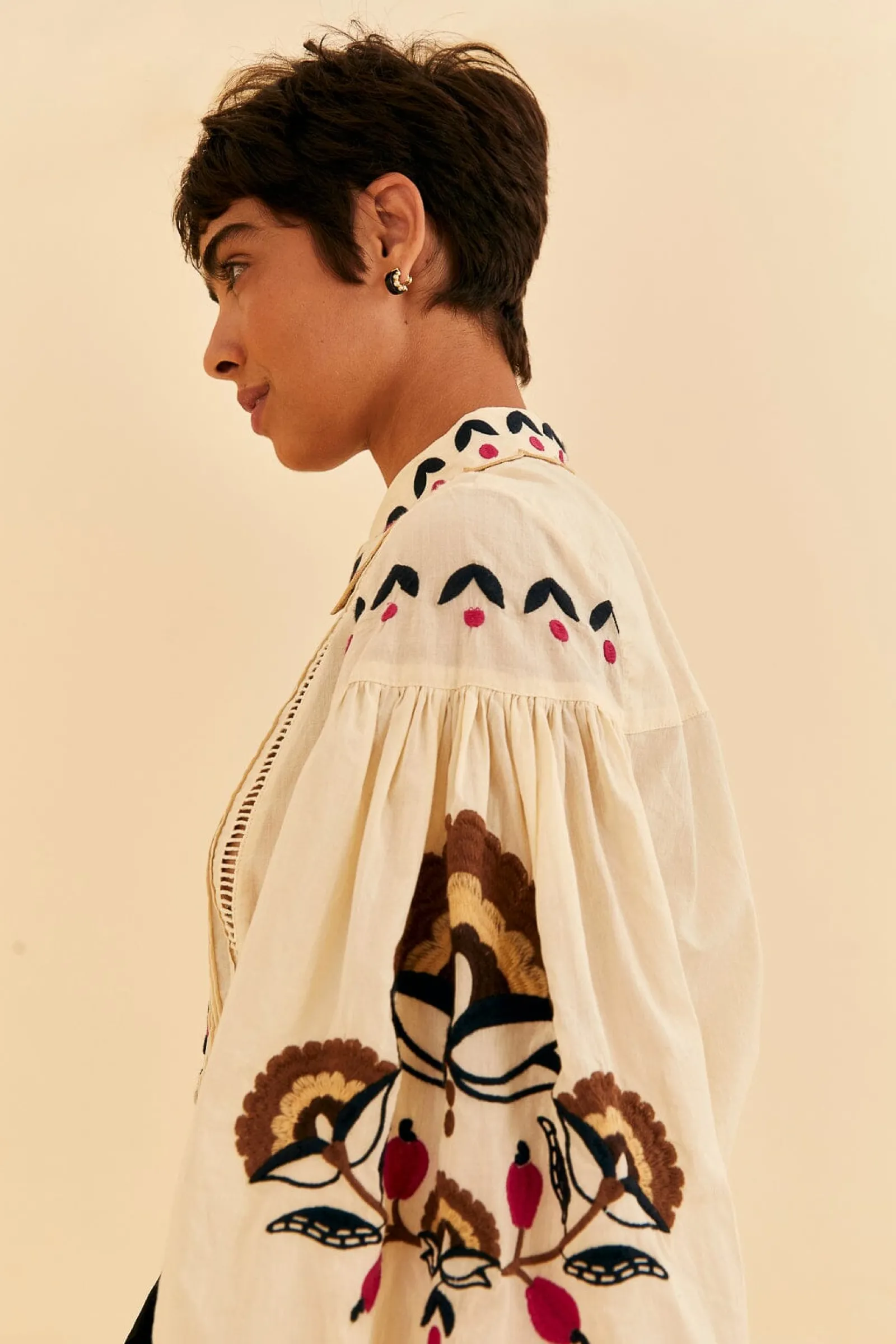 SAND PALMS PARADISE EMBROIDERED BLOUSE