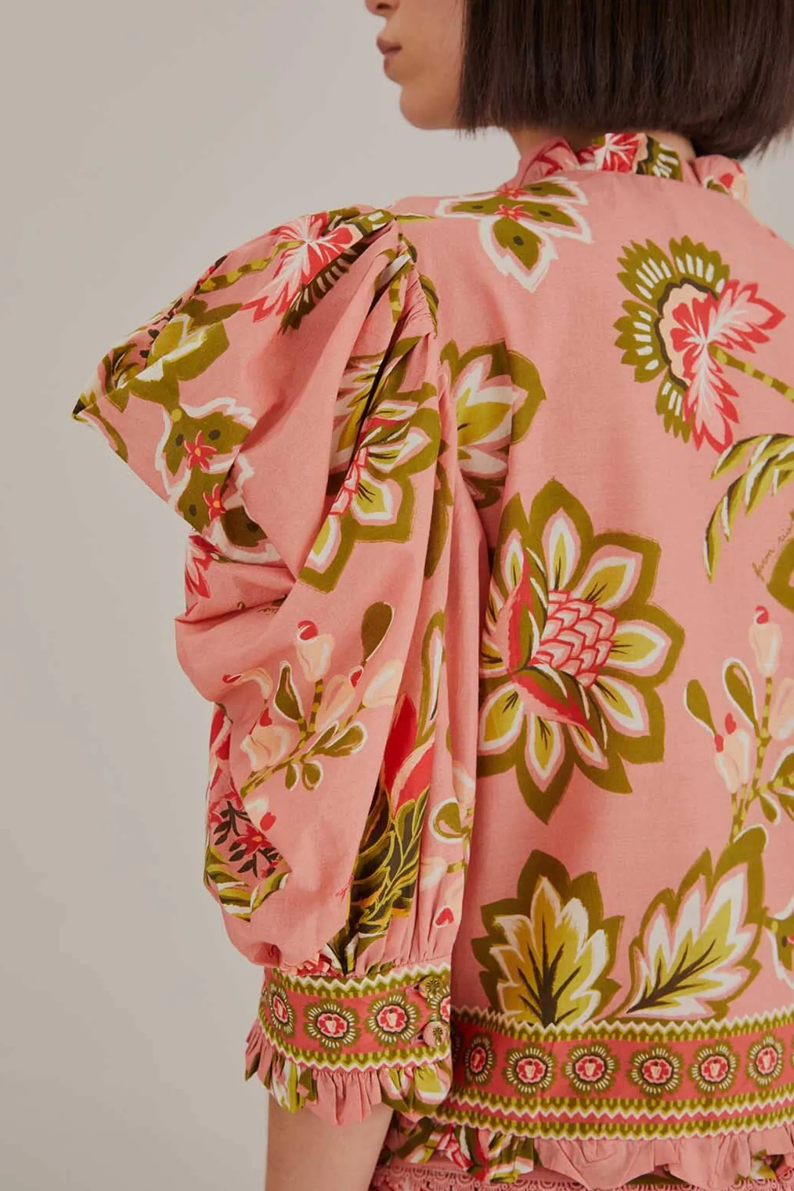 SOFT PINK AURA FLORAL SHORT SLEEVE BLOUSE