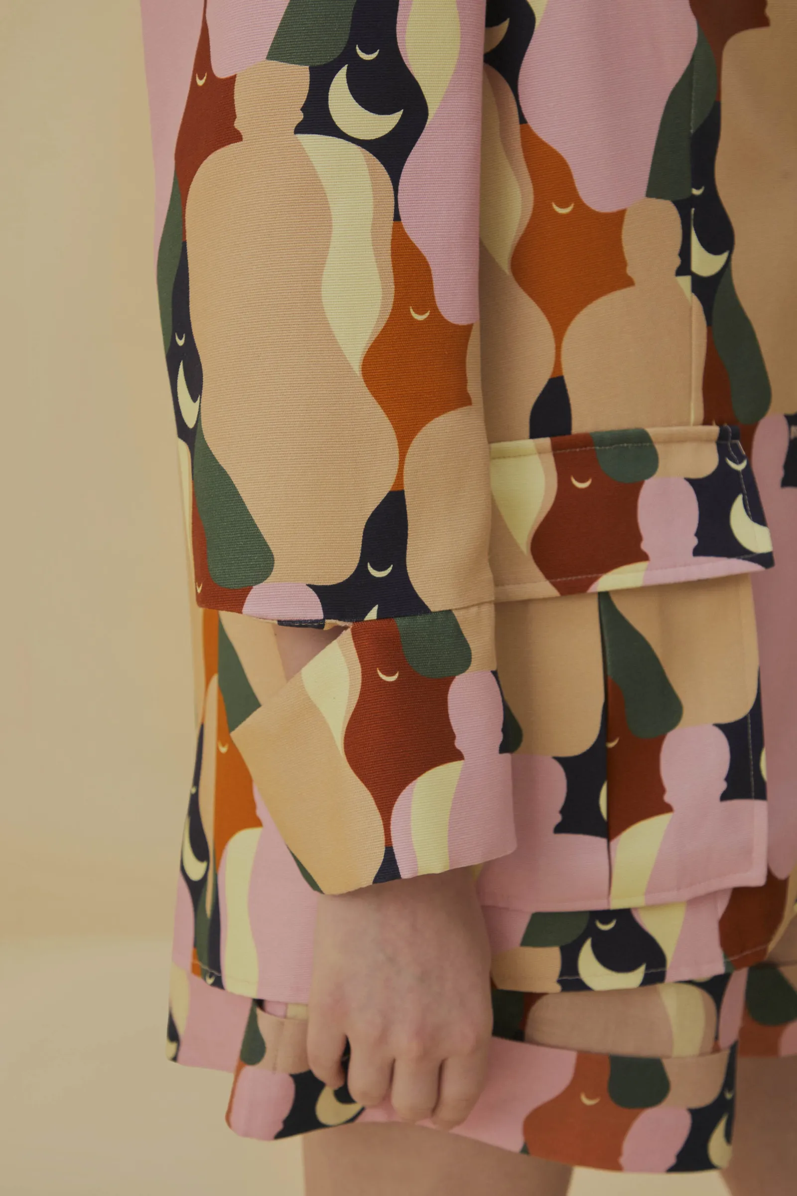 THE KISS MULTICOLOR CUT OUT BLAZER