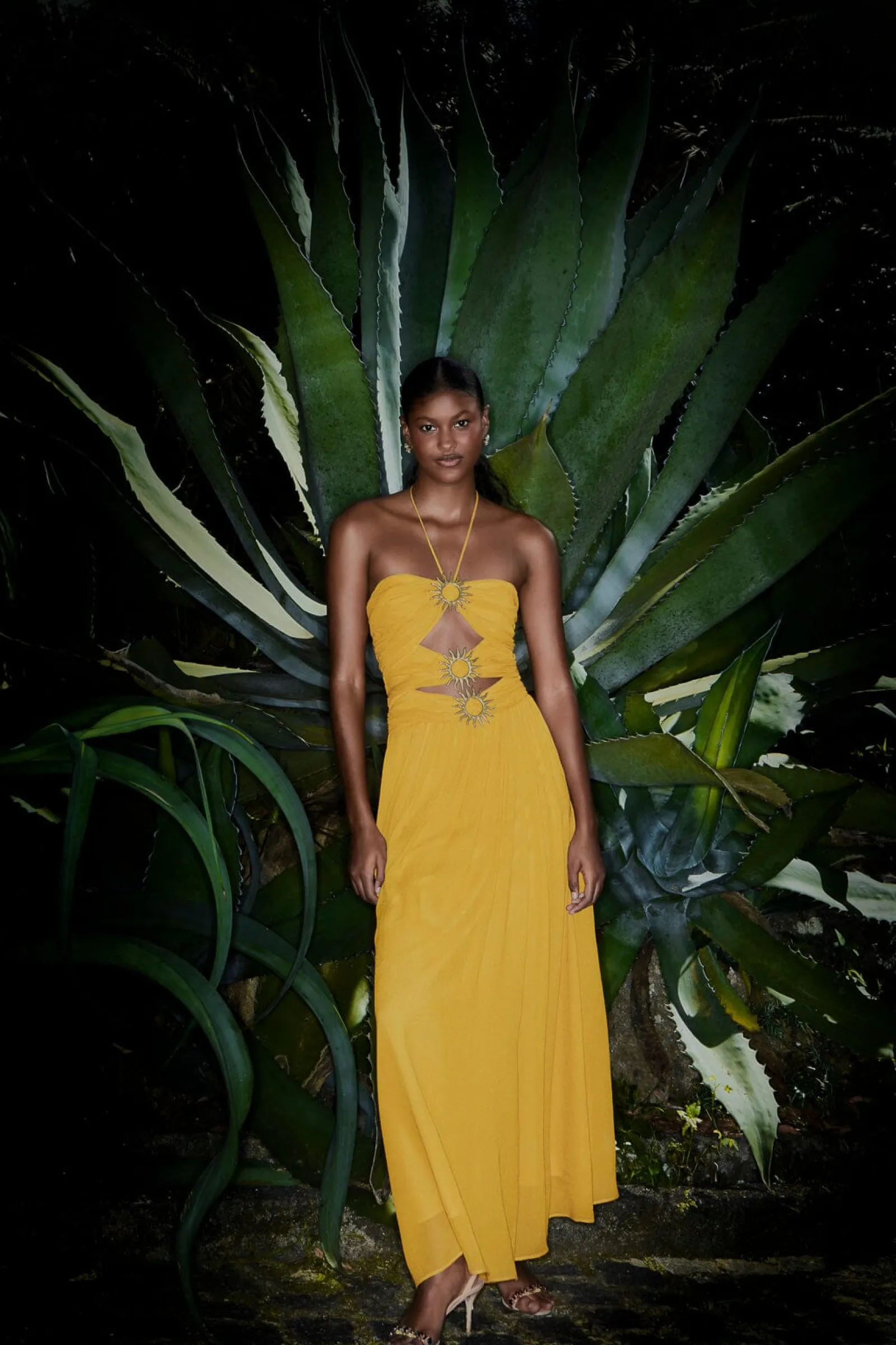 YELLOW SLEEVELESS MAXI DRESS WITH SUN BUCKLE